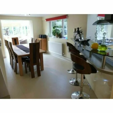 Newmoor Park Guest house 4*